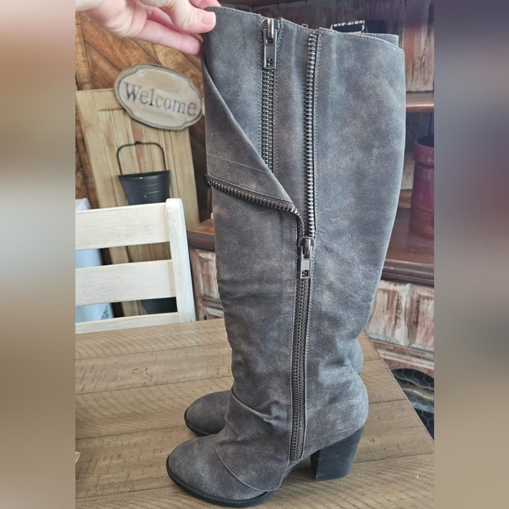 Not Rated Women's moto boots. Size 8.5 Gray